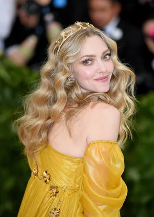 Amanda Seyfried Met Gala Wallpaper