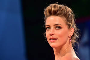 Amber Heard Venice Film Festival Wallpaper