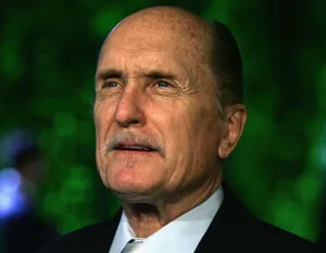 American Actor Robert Duvall At Vanity Fair Oscar Party Wallpaper