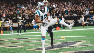 American Athlete Dj Moore Against New Orleans Saints 2018 Wallpaper