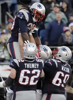 American Star Athlete Joe Thuney Wallpaper