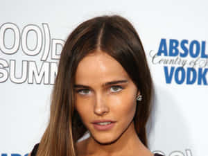 An Aesthetic Portrait Of Isabel Lucas Wallpaper