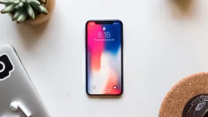 An Interesting Iphone - Stand Out From The Crowd Wallpaper