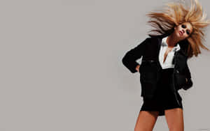 Ana Beatriz Barros Striking A Pose In An Elegant Outfit. Wallpaper