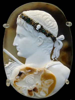Ancient Cameo Portrait Jeweled Wallpaper