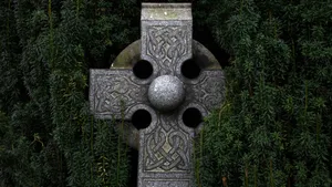 Ancient Celtic Cross Design Wallpaper