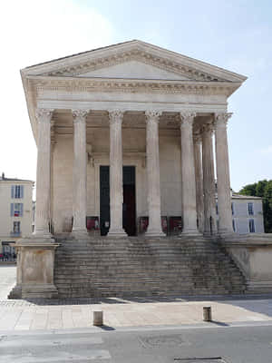 Ancient Maison Carrée Roman Temple Wallpaper