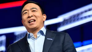 Andrew Yang Speaker Wallpaper