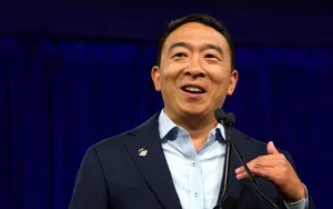 Andrew Yang Talking Wallpaper