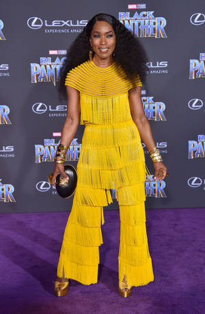 Angela Bassett Black Panther Premier Wallpaper