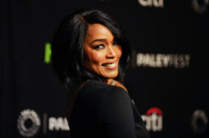 Angela Bassett Celebrity Snap Wallpaper