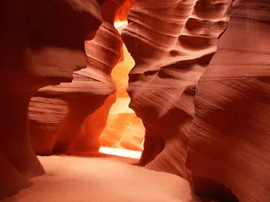 Antelope Canyon Warm-colored Landscape Wallpaper