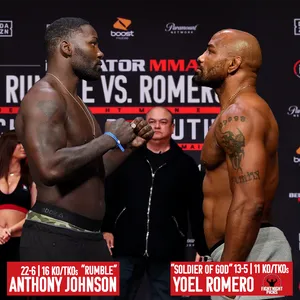 Anthony Johnson And Roel Romero Bellator Grand Prix 2001 Wallpaper