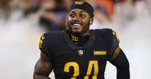 Antonio Gibson Smilingin Commanders Uniform Wallpaper