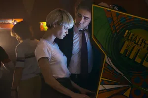 Arcade Encounter Mackenzie Davis Wallpaper