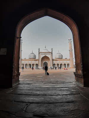 Archway_ View_of_ Masjid Wallpaper