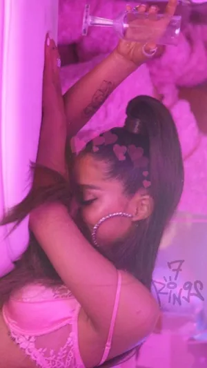 Ariana Grande 7 Rings Lingerie Wallpaper