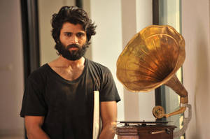 Arjun Reddy Beside Gramophone Wallpaper