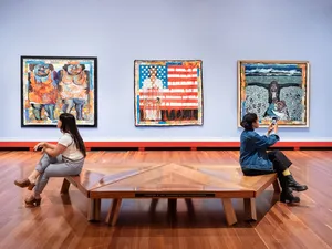 Art Exhibition Visitors De Young Museum Wallpaper