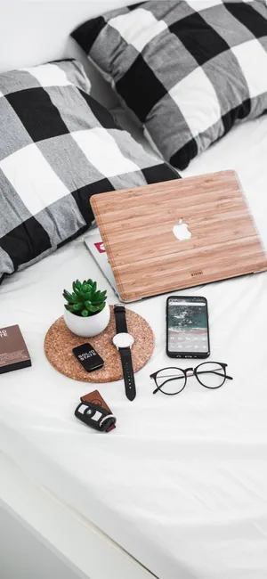 As Autumn Fades Into Winter, Cozy Up With Your Iphone And Enjoy The Season. Wallpaper