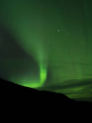 Astonishing Crown Northern Lights Wallpaper