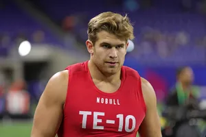 Athlete T E10 Red Shirt Wallpaper