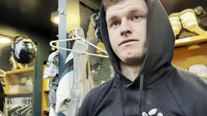 Athletein Hoodieat Locker Room Wallpaper