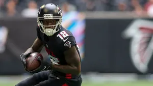 Atlanta Falcons Player Action Shot Wallpaper