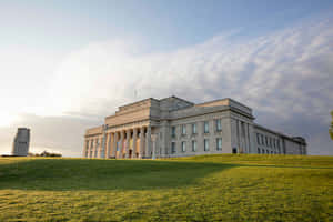 Auckland War Memorial Museumat Dusk Wallpaper