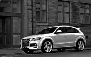 Audi Q5 In The City Wallpaper