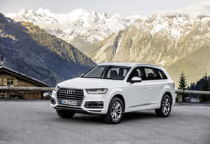 Audi Q7 High-resolution Image On Road Wallpaper