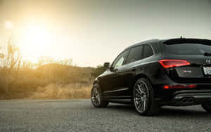 Audi Sq5 - A Striking Blend Of Luxury And Performance Wallpaper