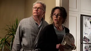 Aunt May Inspiring Spider-man In A Touching Moment. Wallpaper