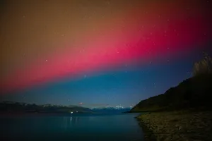Aurora Australis Over Lake Wallpaper