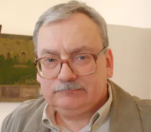 Author Portrait Indoors Wallpaper