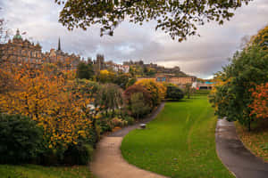 Autumnin Princes Street Gardens Edinburgh Wallpaper