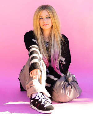 Avril Lavigne Rugged Look Wallpaper