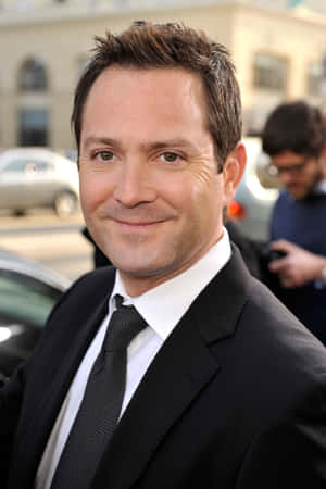 Award-winning Actor Thomas Lennon In A Casual Portrait. Wallpaper