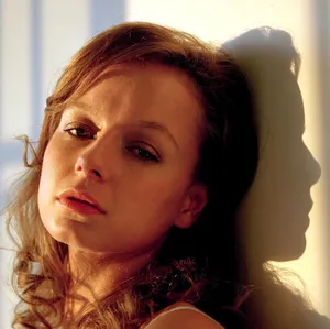 Award-winning Actress Samantha Morton Wallpaper