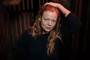Award-winning Actress Sarah Snook Wallpaper