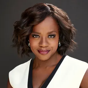 Award Winning Actress Viola Davis Glamour Wallpaper