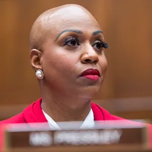 Ayanna Pressley Mobile Lipstick Wallpaper