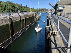 Ballard_ Locks_ Sunny_ Day_ Boat_ Passage.jpg Wallpaper