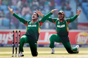 Bangladesh Cricket Players Kneeling Wallpaper