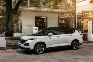 Baojun R M5 Urban Setting Wallpaper