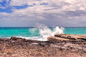 Barbados Wavy Sea Wallpaper