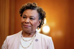 Barbara Lee With Pink Blazer Wallpaper