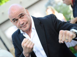 Bas Rutten Fighting Pose Wallpaper