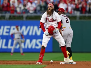 Baseball Player Safeat First Base Wallpaper