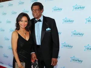 Basketball Legend Elgin Baylor In 1958 Final Four Wallpaper